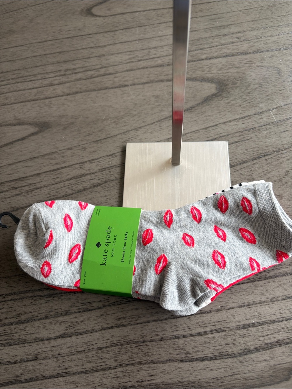 kate spade Gray Ankle Socks with Red Lip Motif